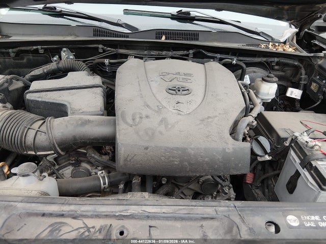 3TMCZ5AN8JM172110 Toyota Tacoma Sr5 V6