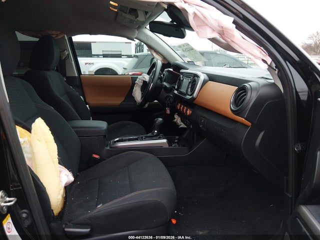 3TMCZ5AN8JM172110 Toyota Tacoma Sr5 V6