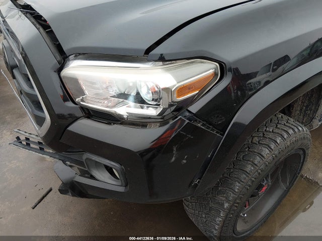 3TMCZ5AN8JM172110 Toyota Tacoma Sr5 V6