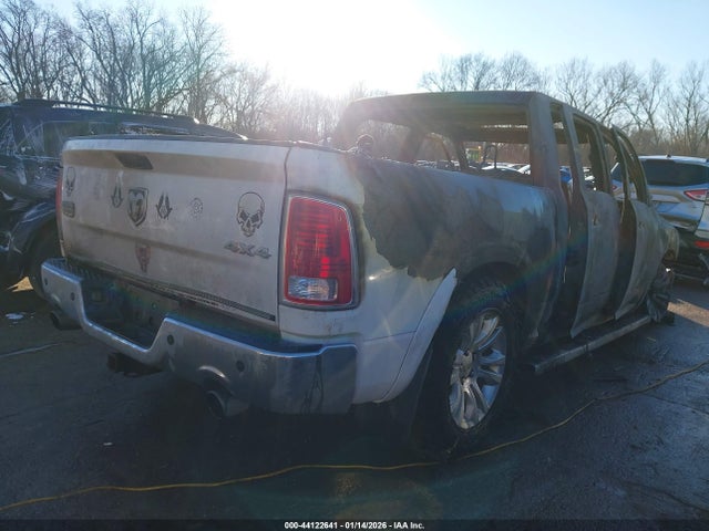 2013 RAM 1500 1C6RR7PTXDS624198 Photo 3