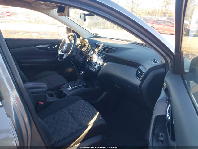 JN1BJ1CR7JW207394 Nissan Rogue Sport Sv