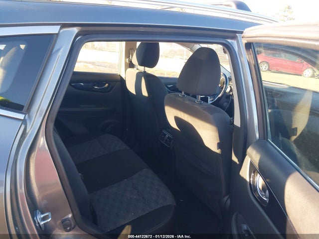 JN1BJ1CR7JW207394 Nissan Rogue Sport Sv