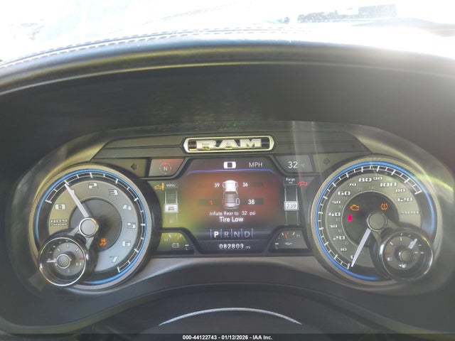2020 Ram 1500 Limited  4x4 5'7 Box მანქანა იყიდება აუქციონზე, vin: 1C6SRFHT2LN137293, აუქციონის ნომერი: 44122743