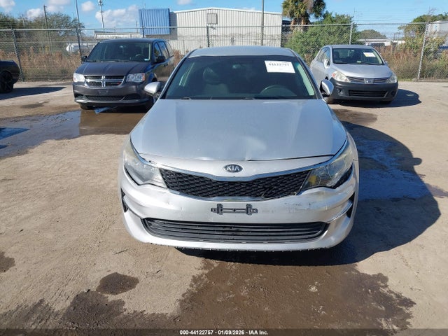 2016 Kia Optima Lx მანქანა იყიდება აუქციონზე, vin: 5XXGT4L35GG019462, აუქციონის ნომერი: 44122757