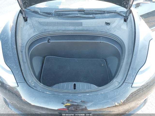 5YJ3E1EB9JF171041 Tesla Model 3 Long Range/performance