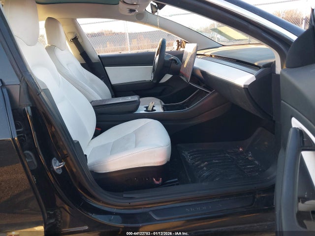 5YJ3E1EB9JF171041 Tesla Model 3 Long Range/performance