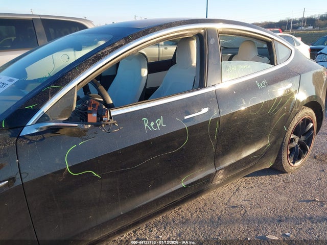 5YJ3E1EB9JF171041 Tesla Model 3 Long Range/performance