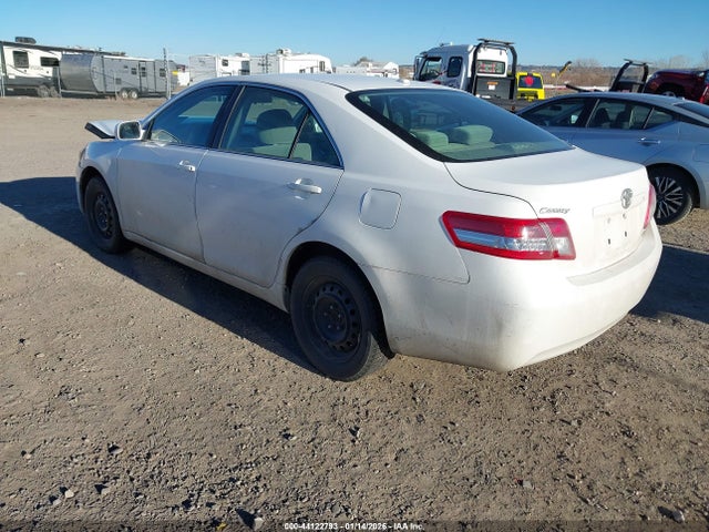 2011 TOYOTA CAMRY 4T1BF3EK7BU616756 Photo 2