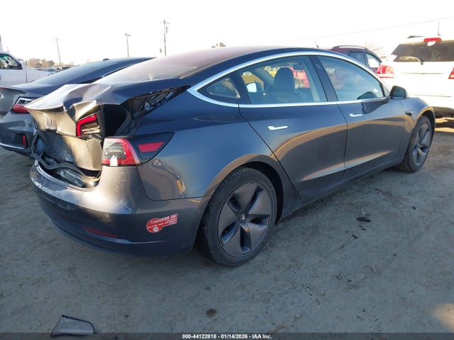 2018 TESLA MODEL 3 5YJ3E1EAXJF016277 Photo 3