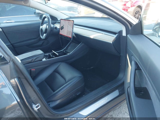 2018 TESLA MODEL 3 5YJ3E1EAXJF016277 Photo 4