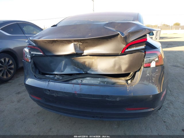 2018 TESLA MODEL 3 5YJ3E1EAXJF016277 Photo 5