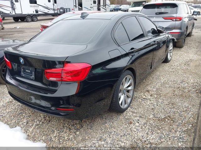 44122925 :رقم المزاد ، WBA8E5G56JNU48134 vin ، 2018 Bmw 320i Xdrive مزاد بيع