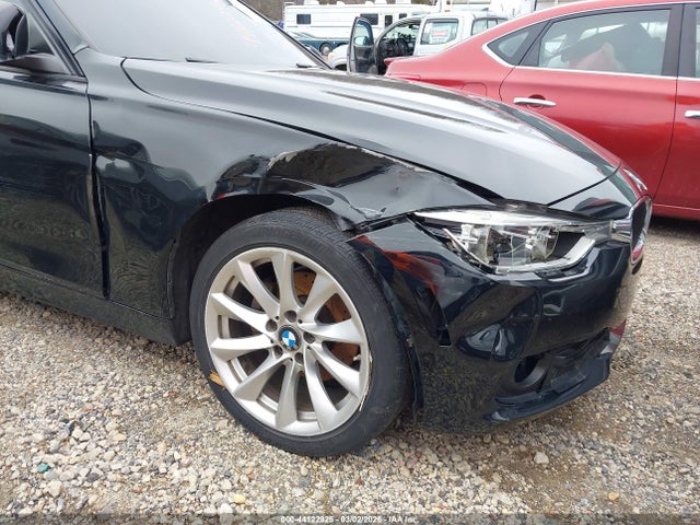 44122925 :رقم المزاد ، WBA8E5G56JNU48134 vin ، 2018 Bmw 320i Xdrive مزاد بيع