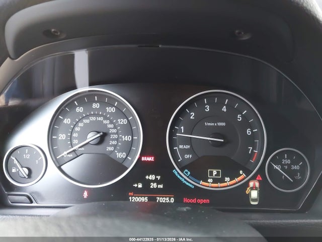 44122925 :رقم المزاد ، WBA8E5G56JNU48134 vin ، 2018 Bmw 320i Xdrive مزاد بيع