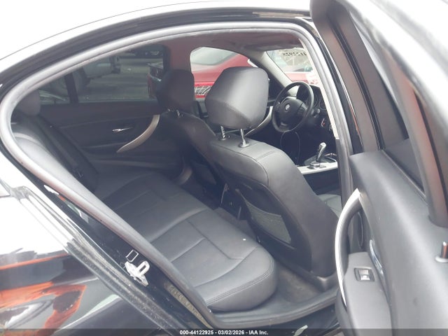 44122925 :رقم المزاد ، WBA8E5G56JNU48134 vin ، 2018 Bmw 320i Xdrive مزاد بيع