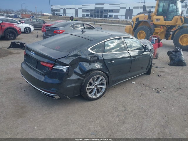 2022 AUDI A5 SPORTBACK WAUCBCF52NA030028 Photo 3
