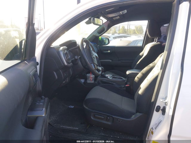 3TYRZ5CN8NT023987 Toyota Tacoma Trd Sport