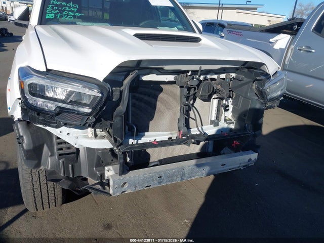 3TYRZ5CN8NT023987 Toyota Tacoma Trd Sport