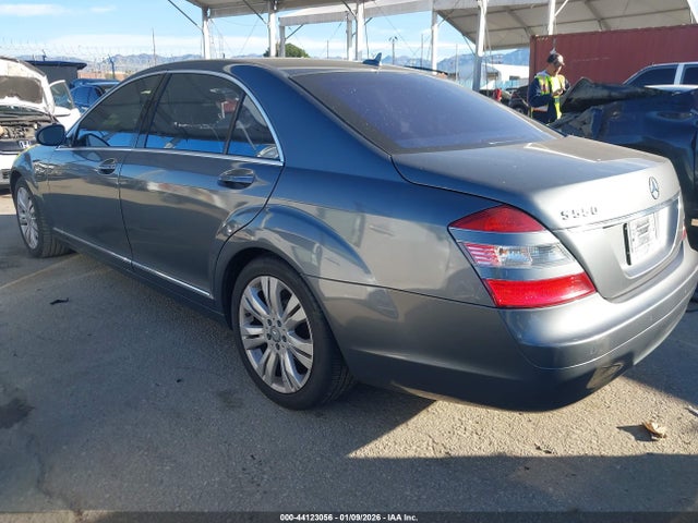 2009 MERCEDES-BENZ S 550 WDDNG71X89A274632 Photo 2