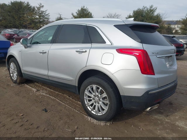 2018 CADILLAC XT5 1GYKNARS5JZ110165 Photo 2