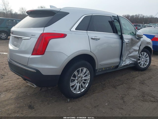 2018 CADILLAC XT5 1GYKNARS5JZ110165 Photo 3
