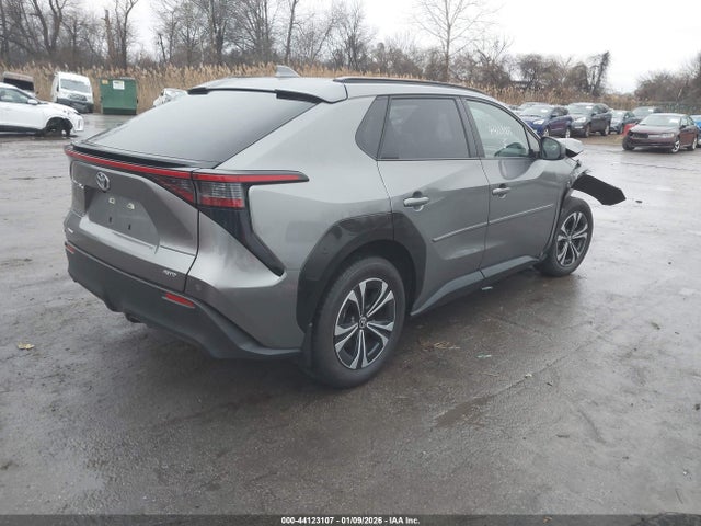 2024 TOYOTA BZ4X JTMABACA1RA060949 Photo 3