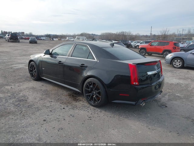 2011 CADILLAC CTS-V 1G6DV5EP2B0152339 Photo 2