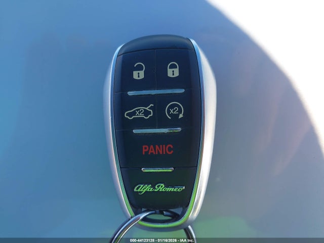 2023 ALFA ROMEO GIULIA ZARFAMAN5P7671308 Photo 10