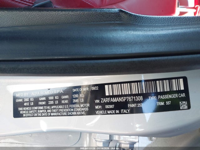 2023 ALFA ROMEO GIULIA ZARFAMAN5P7671308 Photo 8
