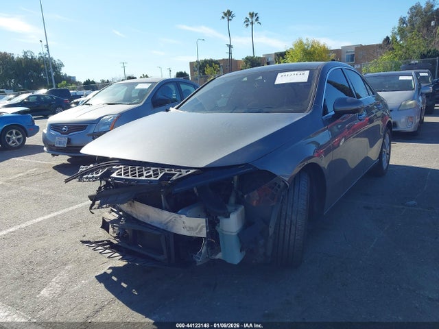 Mercedes-Benz A 220 2020 W1K3G4EB5LW044996 Image 2