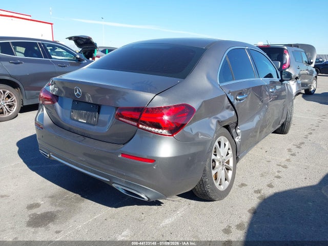 Mercedes-Benz A 220 2020 W1K3G4EB5LW044996 Image 4