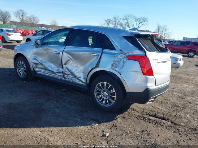 2019 CADILLAC XT5 1GYKNDRS9KZ241540 Photo 2