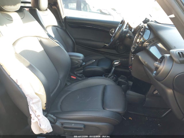 2018 MINI HARDTOP WMWXP7C56J2A46979 Photo 4