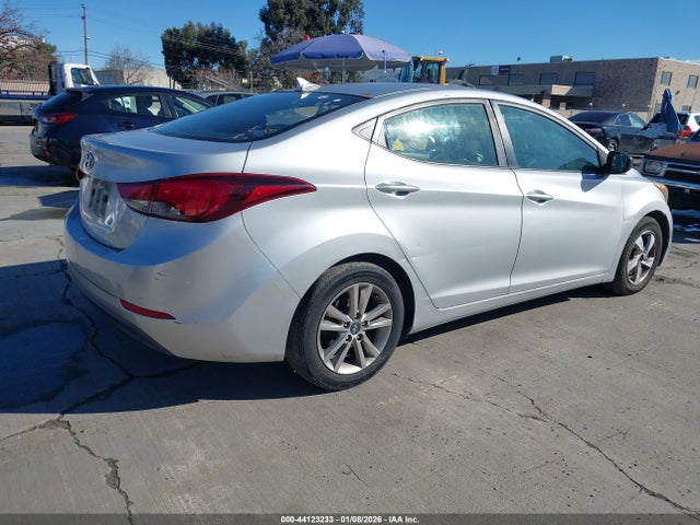 5NPDH4AE8EH496574 Hyundai ELANTRA SE