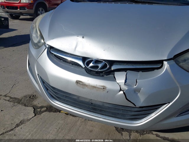 5NPDH4AE8EH496574 Hyundai ELANTRA SE