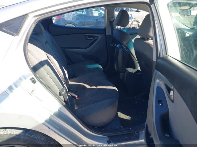 5NPDH4AE8EH496574 Hyundai ELANTRA SE