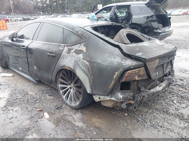 2016 AUDI RS 7 WUAW2AFC1GN902720 Photo 2