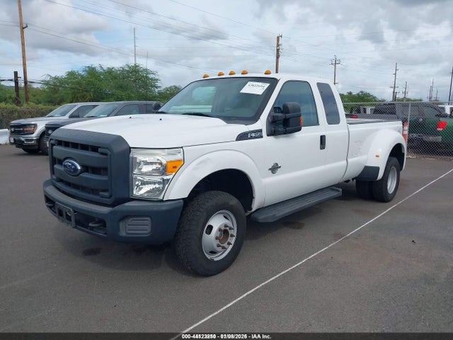 44123250 :رقم المزاد ، 1FT8X3DT0FED59980 vin ، 2015 Ford F-350 Xl مزاد بيع