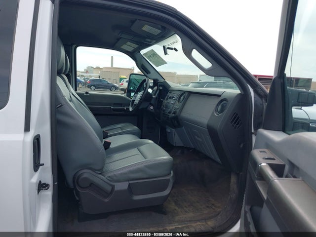 44123250 :رقم المزاد ، 1FT8X3DT0FED59980 vin ، 2015 Ford F-350 Xl مزاد بيع