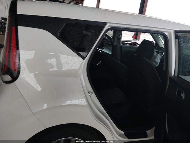 KNDJ23AU6S7937981 KIA SOUL LX