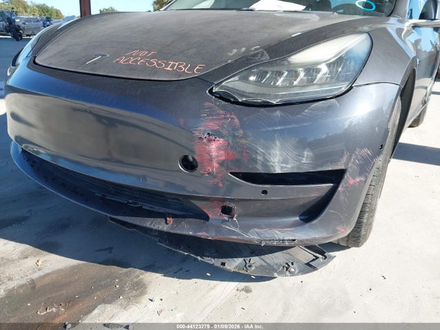 2018 TESLA MODEL 3 5YJ3E1EA3JF025757 Photo 5