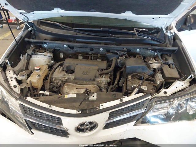Toyota RAV4 LE 2015 JTMBFREV5FD163566 Image 10