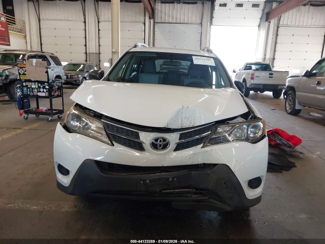 Toyota RAV4 LE 2015 JTMBFREV5FD163566 Image 12