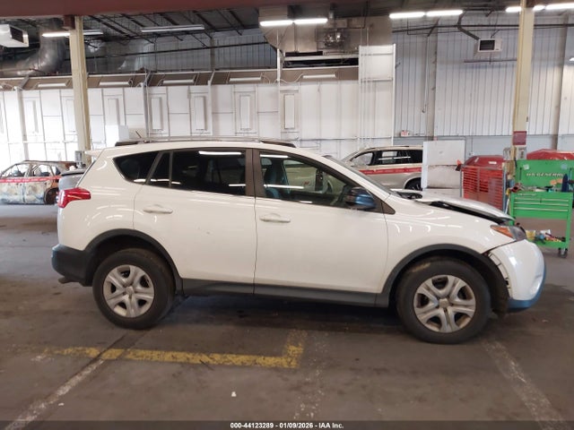Toyota RAV4 LE 2015 JTMBFREV5FD163566 Image 13