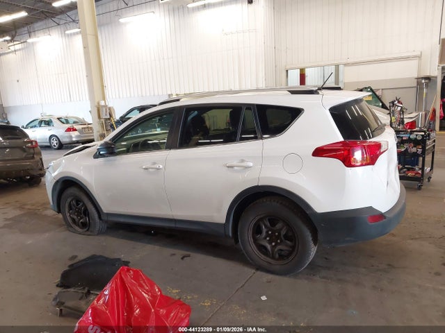 Toyota RAV4 LE 2015 JTMBFREV5FD163566 Image 14