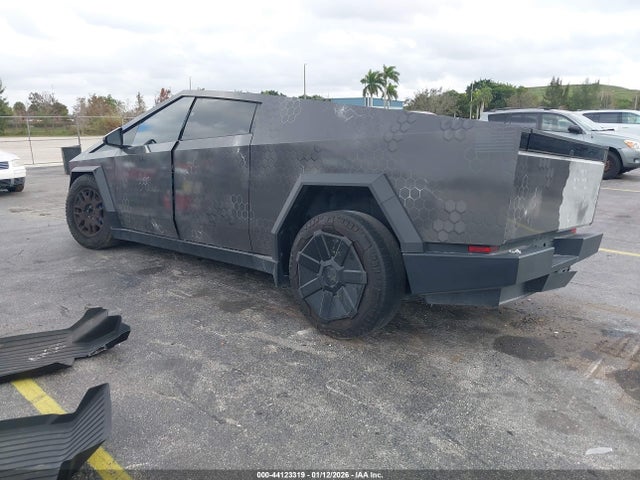 Продажа на аукционе авто 2024 Tesla Cybertruck All-wheel Drive, vin: 7G2CEHED4RA000603, номер лота: 44123319