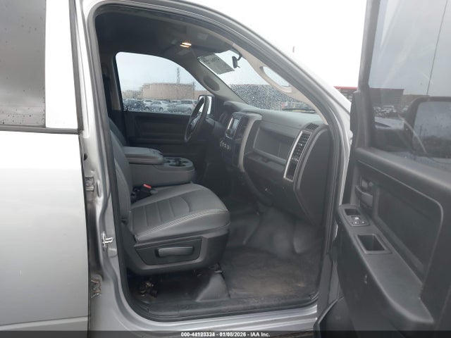 1C6RR7KG8KS614177 RAM 1500 Classic Tradesman 4x4 5&#039;7 Box