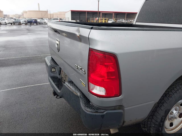 1C6RR7KG8KS614177 RAM 1500 Classic Tradesman 4x4 5&#039;7 Box