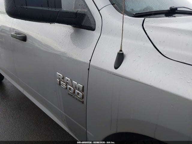 1C6RR7KG8KS614177 RAM 1500 Classic Tradesman 4x4 5&#039;7 Box