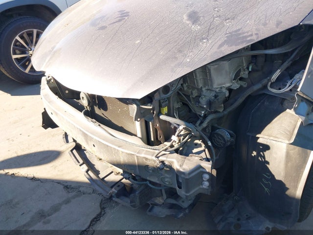 JTDKDTB35H1598517 Toyota Prius C Two
